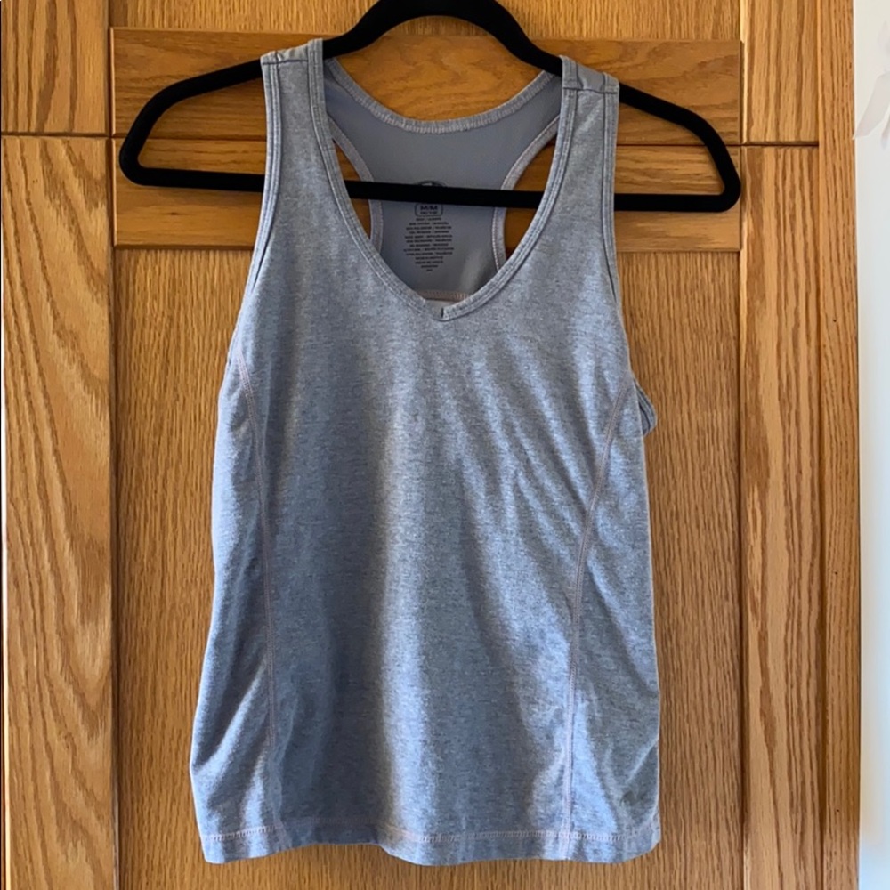Athletic workout tank top